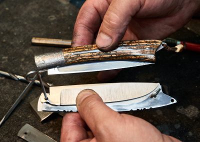 Les couteaux La Roche du feu. Erwan Pincemin, artisan Coutelier installé à Gouézec (29).