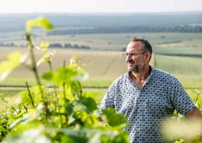 Photographe Viticole. Portrait de vigneron, adhérent à la coopérative De Barfontarc, à Baroville (10)