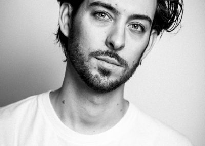 Portrait du comédien Ulysse Robin pour son book d'artiste.