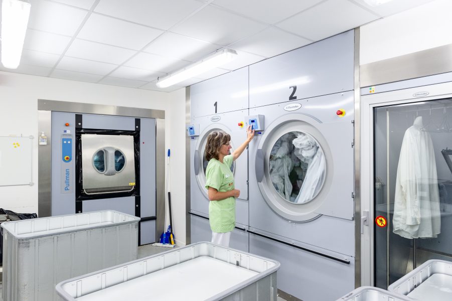 Photographe d'entreprise. Le service de blanchesserie du Centre Hospitalier de Troyes