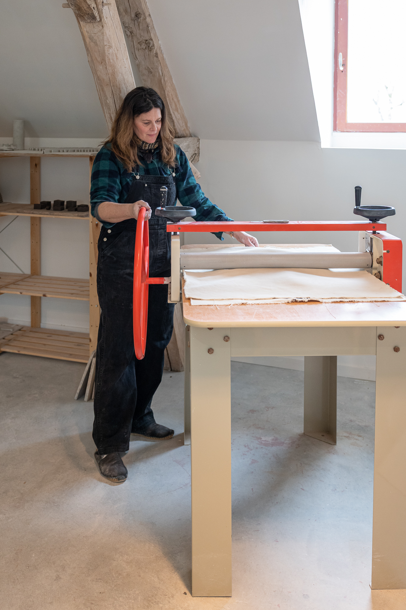 Reportage photos et portrait de Marie Fougerol, Céramiste d'art contemporaine. Synopsis à disposition