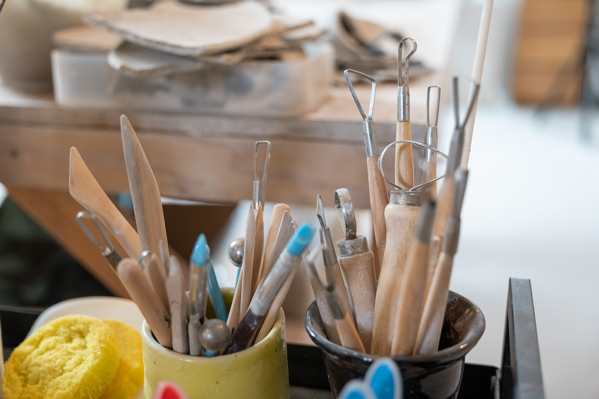 Reportage photos et portrait de Marie Fougerol, Céramiste d'art contemporaine. Synopsis à disposition