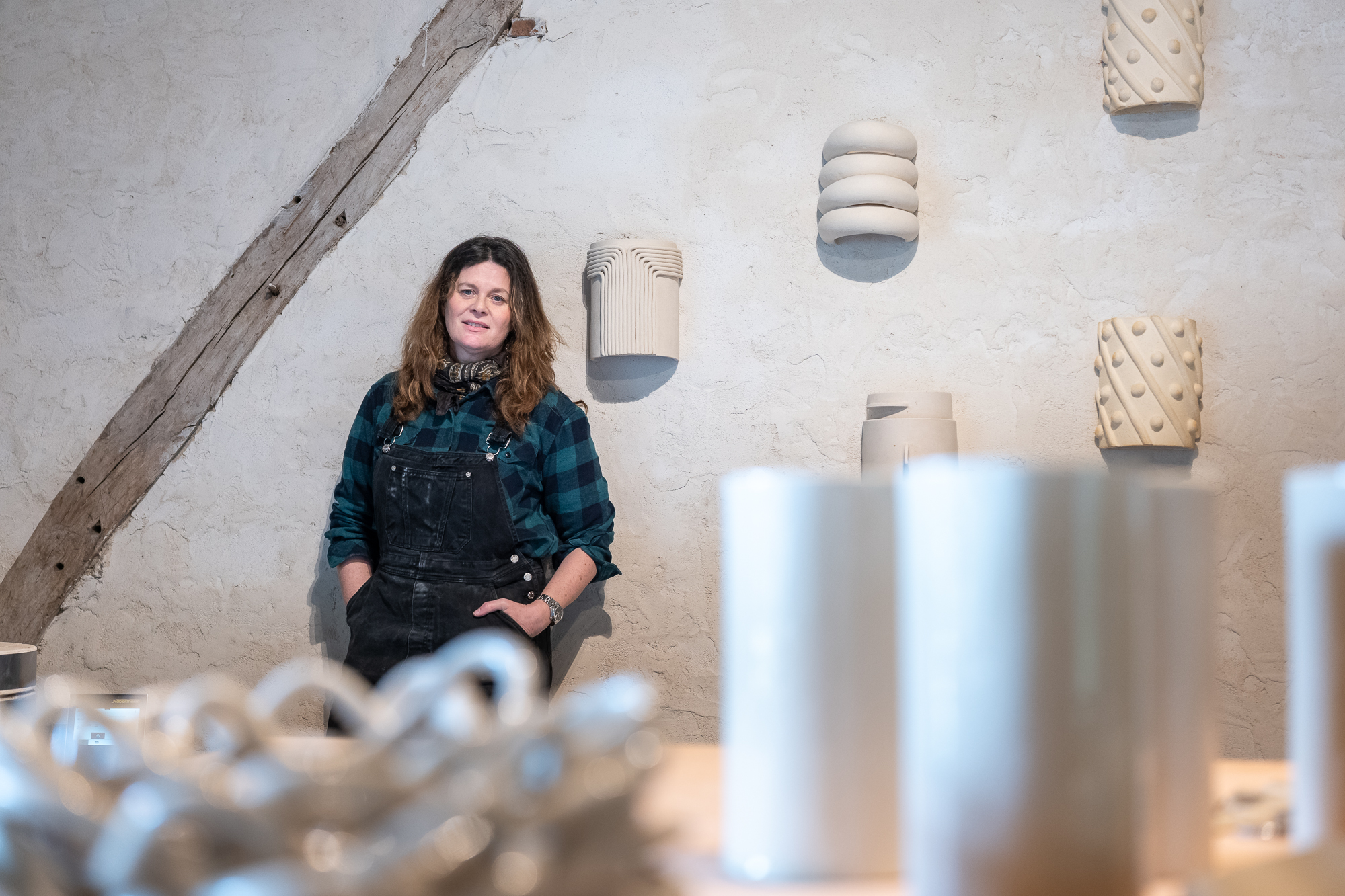 Reportage photos et portrait de Marie Fougerol, Céramiste d'art contemporaine. Synopsis à disposition