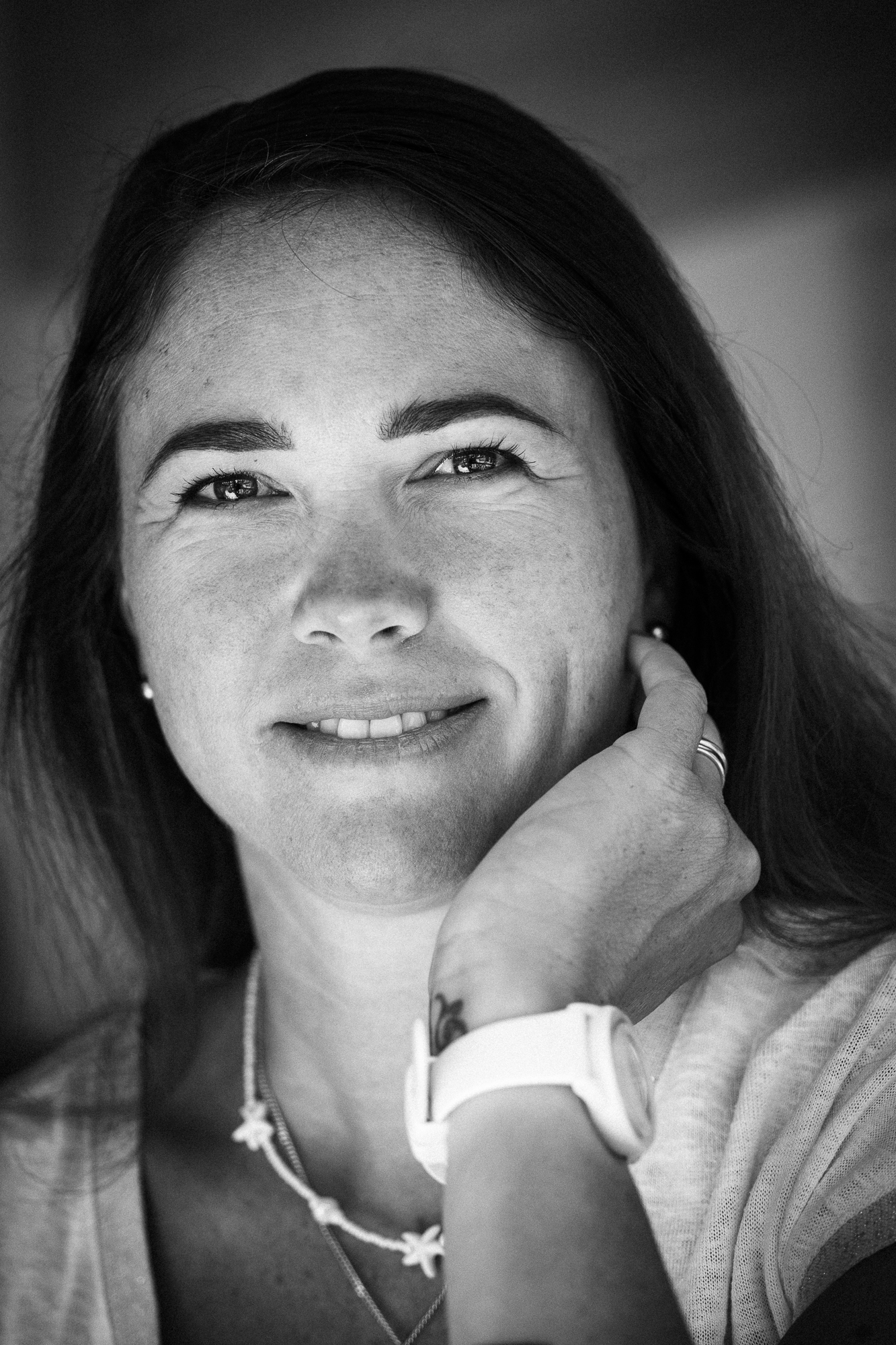 Portrait noir et blanc en lumière naturelle. Travail personnel