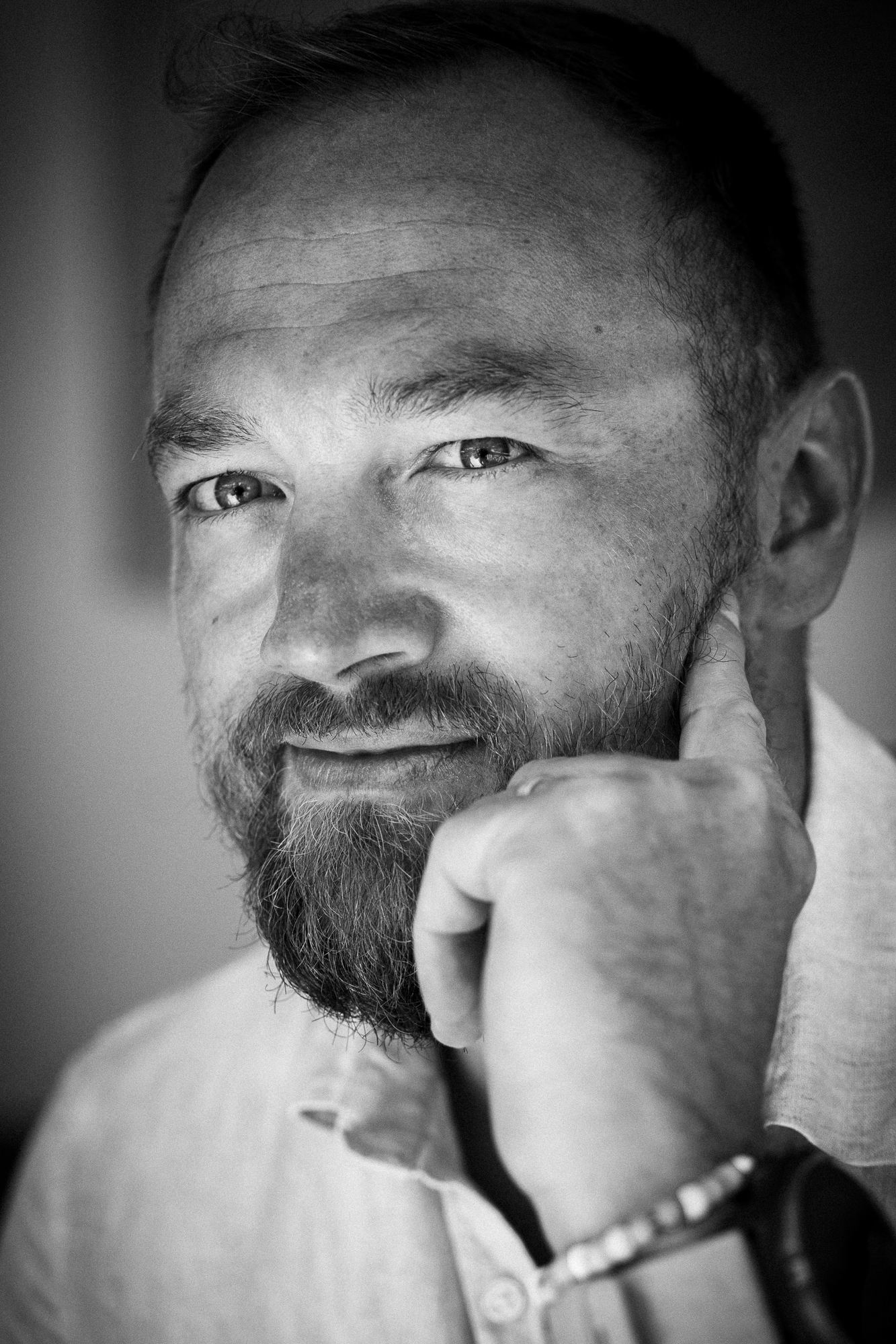 Portrait noir et blanc en lumière naturelle. Travail personnel