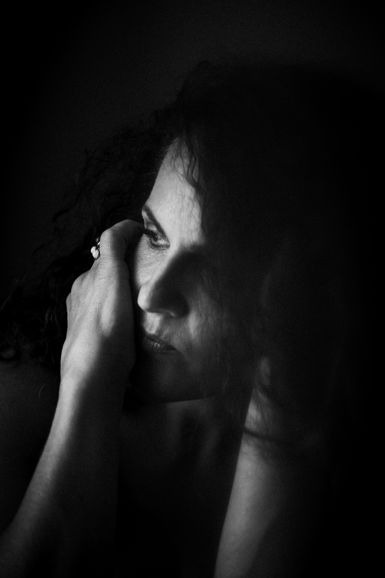 Portrait noir et blanc en lumière naturelle. Travail personnel