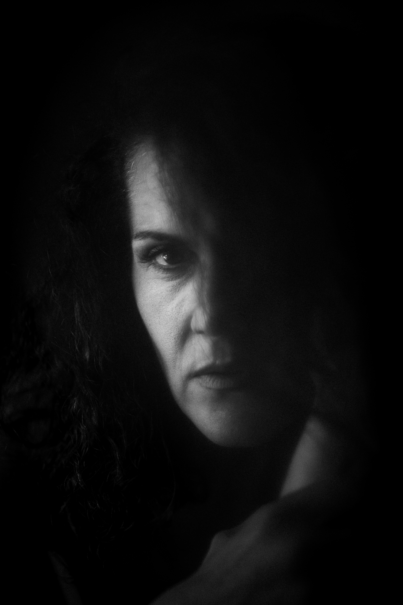 Portrait noir et blanc en lumière naturelle. Travail personnel